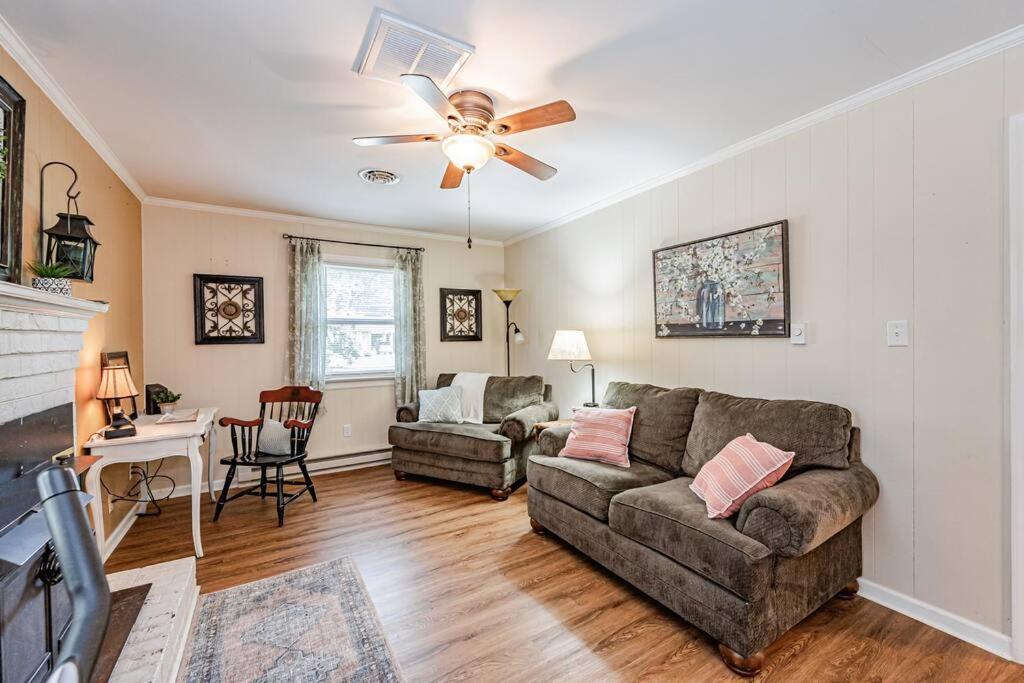 Kelly'S Comfortable Quinton Home Exterior photo